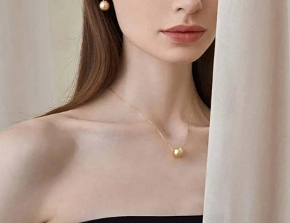 South Sea Golden Pearl 18K Gold Simple Style Design Classic Necklace