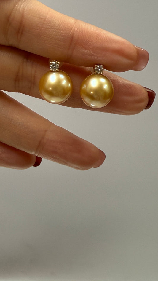 戴妃耳钉：11-12mm Golden Pearl Dangly Earrings with D-0.10