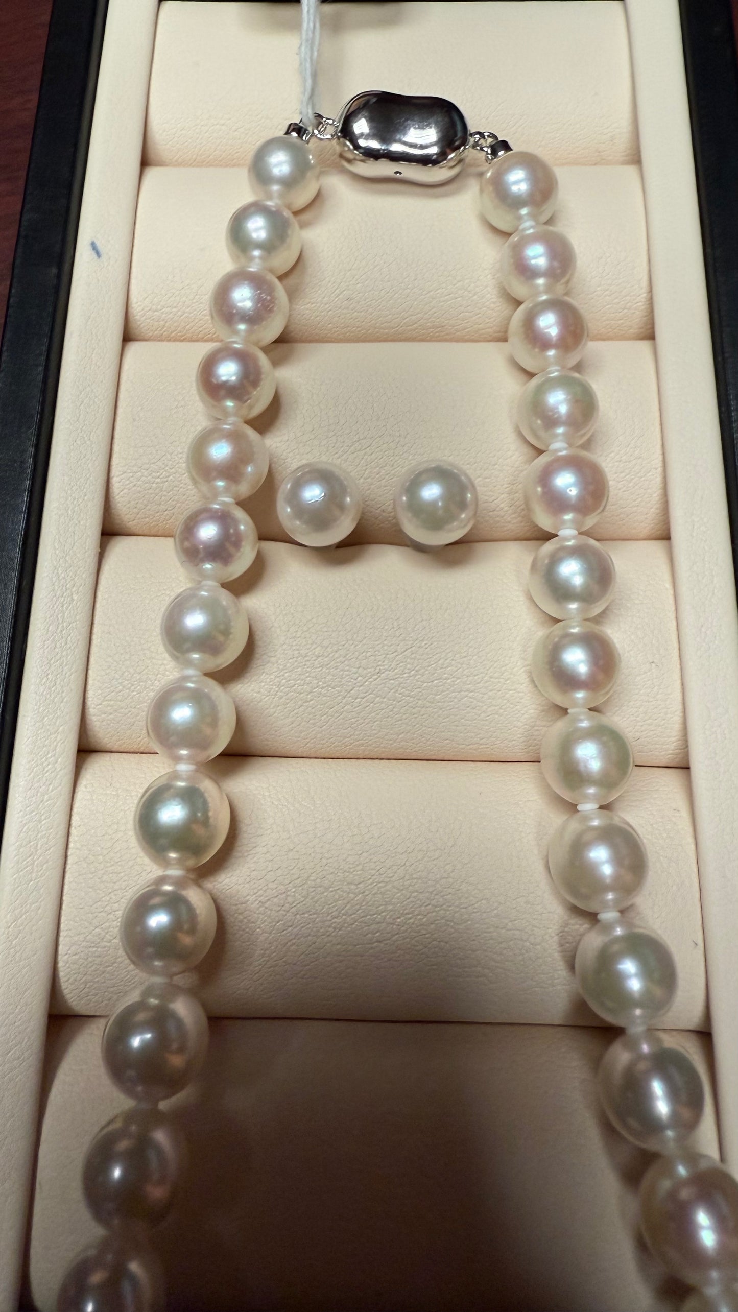 Akoya GGC 花珠串珠 8-8.5mm、耳钉8-8.5mm套盒