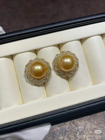 南洋金珠太阳花耳钉12mm、D-1.20ct、K18黄金镶嵌