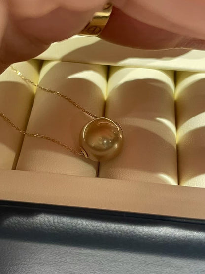 South Sea Golden Pearl 18K Gold Simple Style Design Classic Necklace