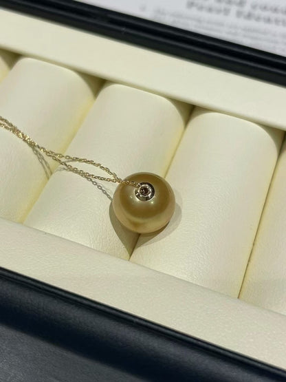 South Sea Golden Pearl 18K Gold Simple Style Design Classic Necklace