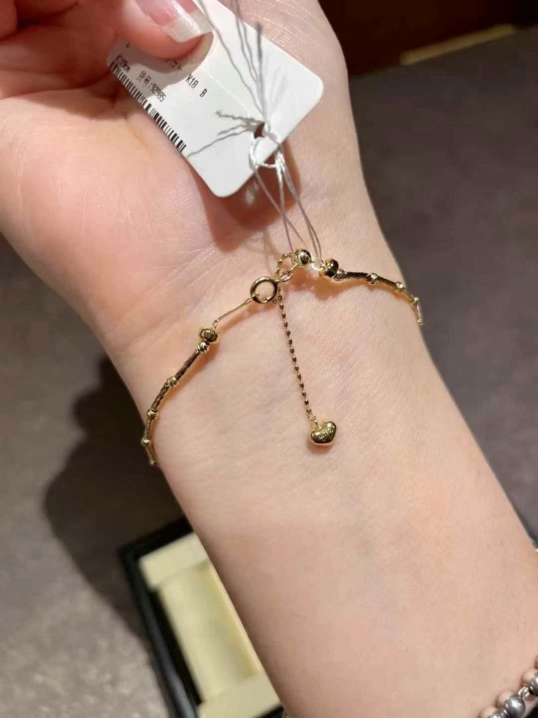 节节高转运珠AkoyaK18金手链来
8.5-9mm 最强极光·肉眼正圆·微瑕·天女青粉光超高级. 总长约19cm